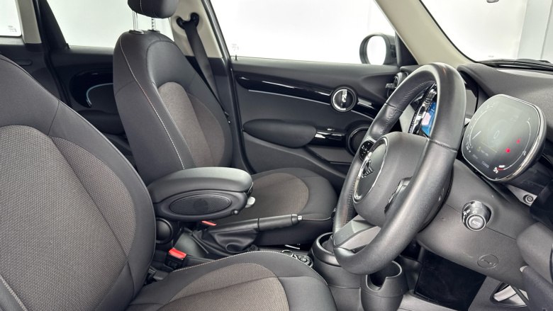 MINI Hatchback 1.5 Cooper Classic Premium 5dr Petrol Hatchback